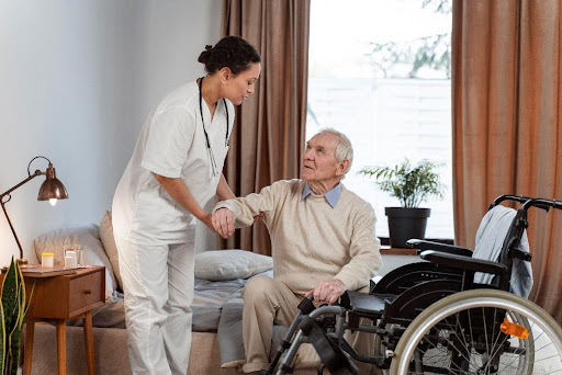 A Beginner’s Guide To Elderly Care: Types and Tips