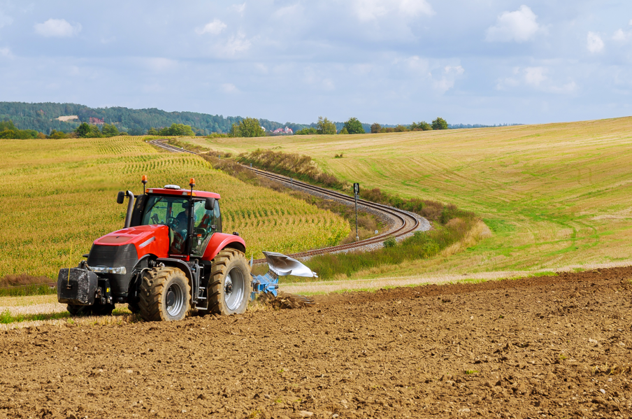 Choosing the Right Tractor for Your Commercial Farm